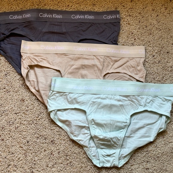 NEW Calvin Klein 3 Pack of Men’s Underwear Briefs (Grey / Beige) - Picture 4 of 7